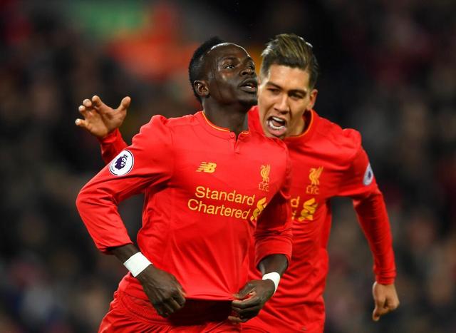 众多球迷正 众多球迷正